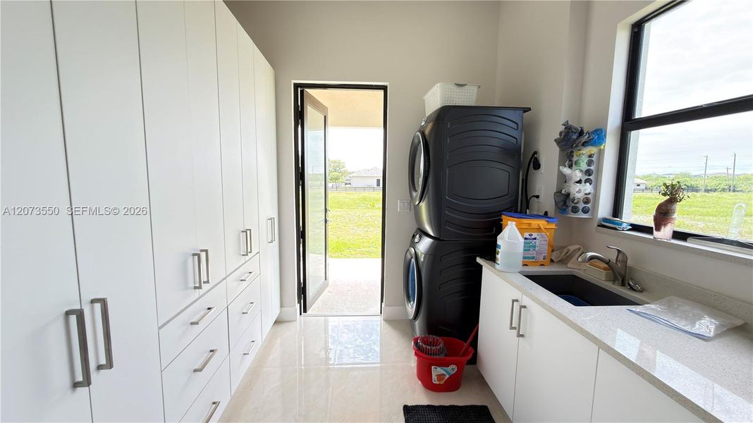 Furnished interior view inside a new home in , Loxahatchee (Image 50).