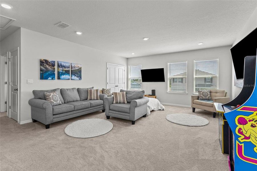 Furnished interior view inside a new home in Evergreen, Bradenton (Image 11).