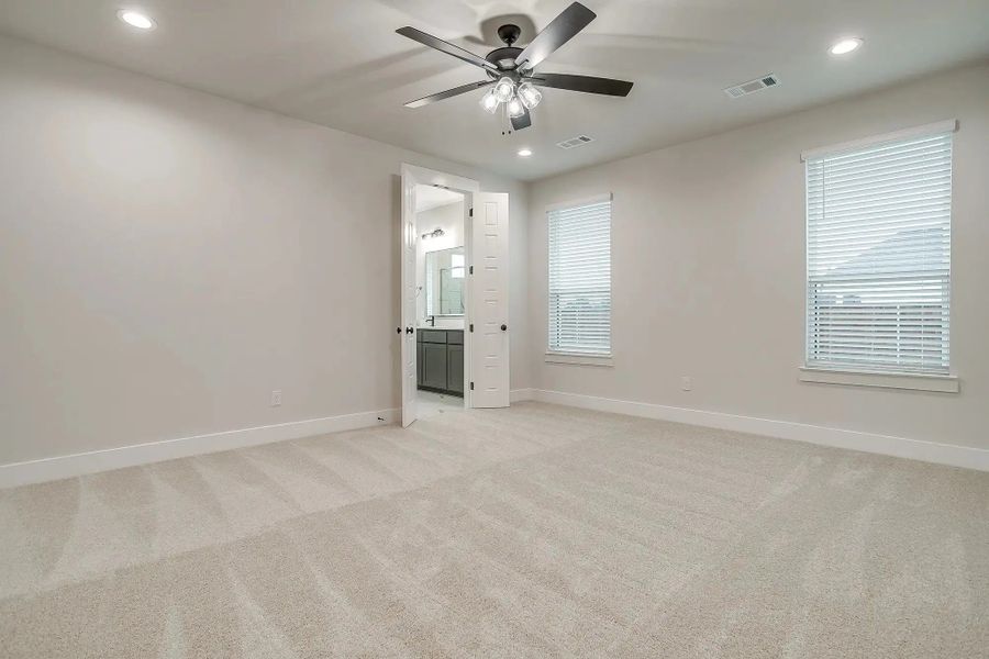 Representative unfurnished interior of a home built from the The Magnolia by Elmwood Custom Homes in Waterfall Ranch Estates, Waxahachie (Image 26).