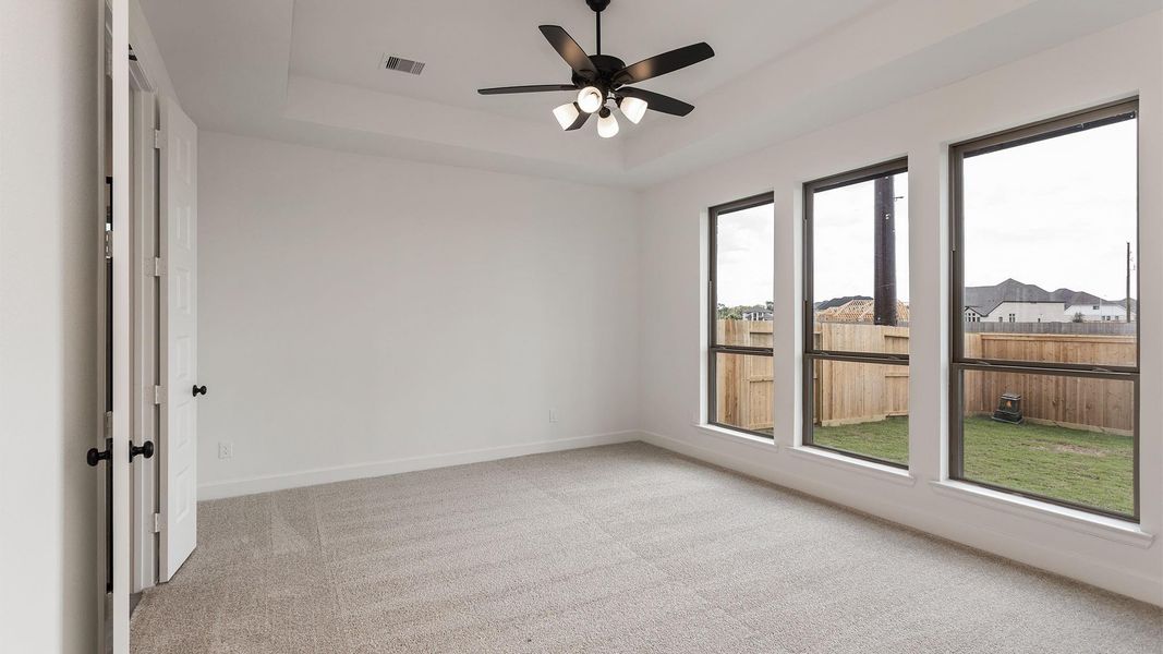 Spacious, unfurnished interior of a new home in Candela, Richmond (Image 9).