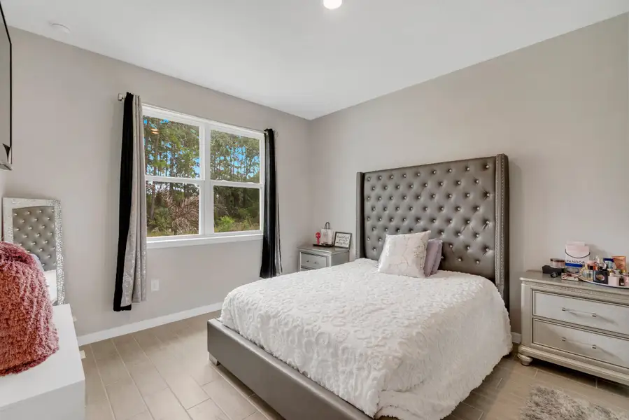 544 Higgs Ave NW-21
