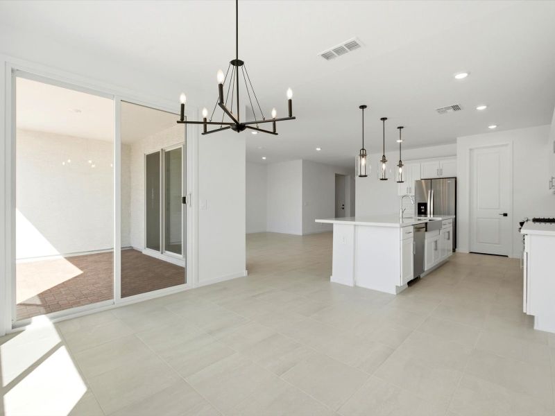 Spacious, unfurnished interior of a new home in Legacy Place, Glendale (Image 14).