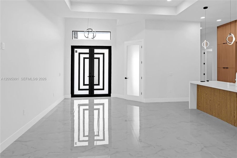 Spacious, unfurnished interior of a new home in , Cape Coral (Image 37).