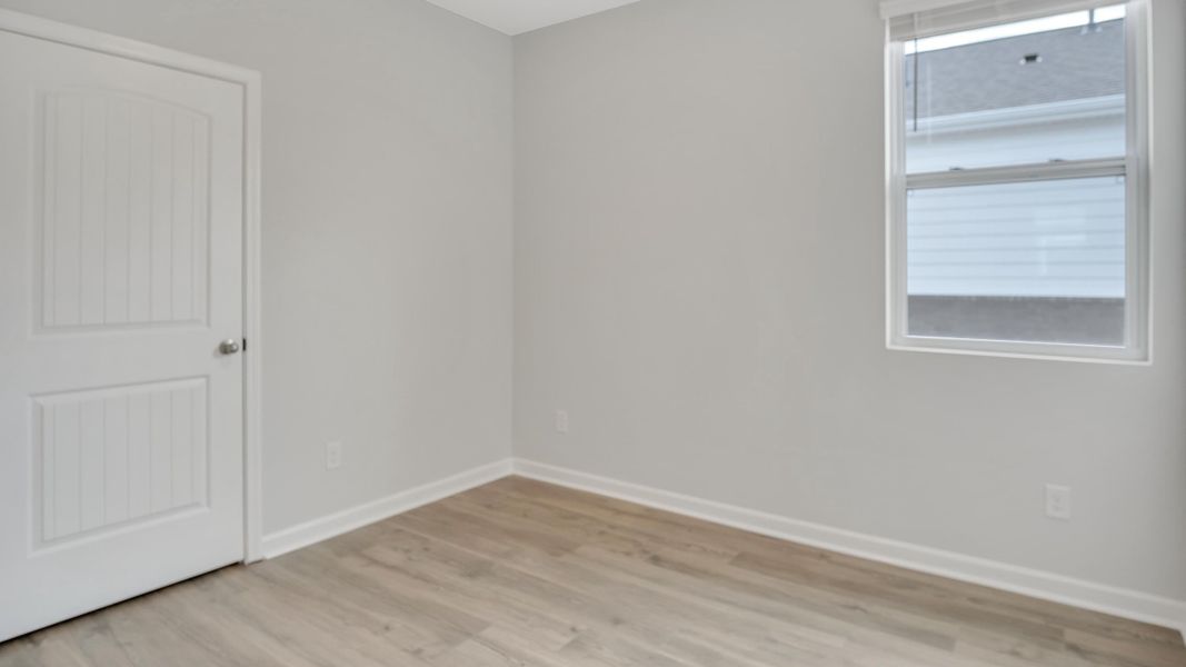 Spacious, unfurnished interior of a new home in River Landing, Murfreesboro (Image 27).