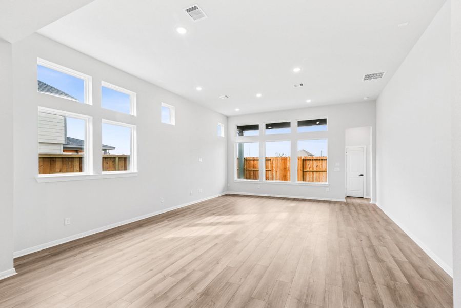 Spacious, unfurnished interior of a new home in Jubilee, Hockley (Image 17).