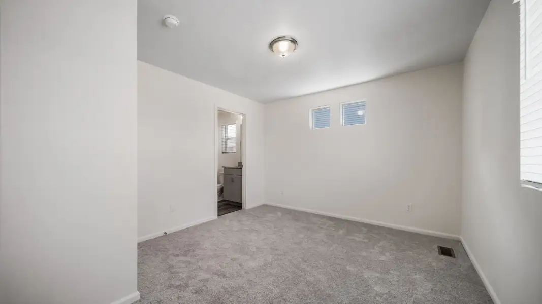 Spacious, unfurnished interior of a new home in Banning Lewis Ranch, Colorado Springs (Image 16).