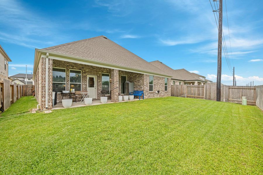 Exterior details and patio area of a home in Morton Creek Ranch, Katy (Image 4).