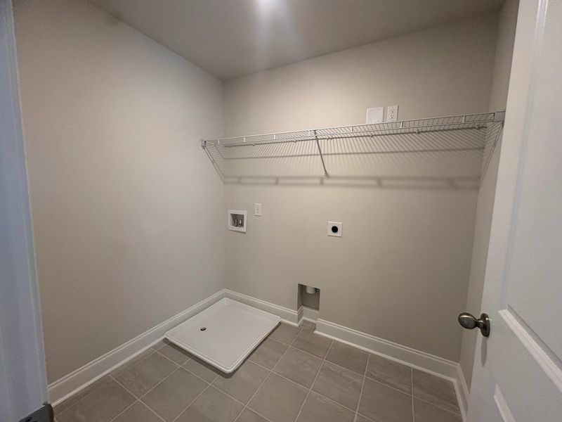 Spacious, unfurnished interior of a new home in Cades Bluff, Lebanon (Image 18).