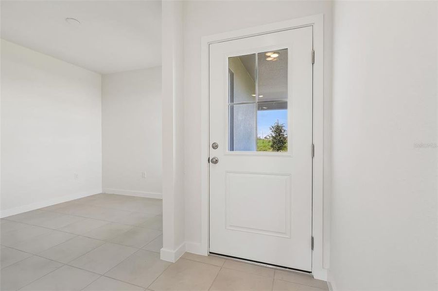 Spacious, unfurnished interior of a new home in Hamilton Bluff, Haines City (Image 17).