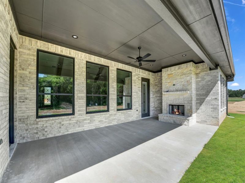 Exterior details and patio area of a home in , Weatherford (Image 29).