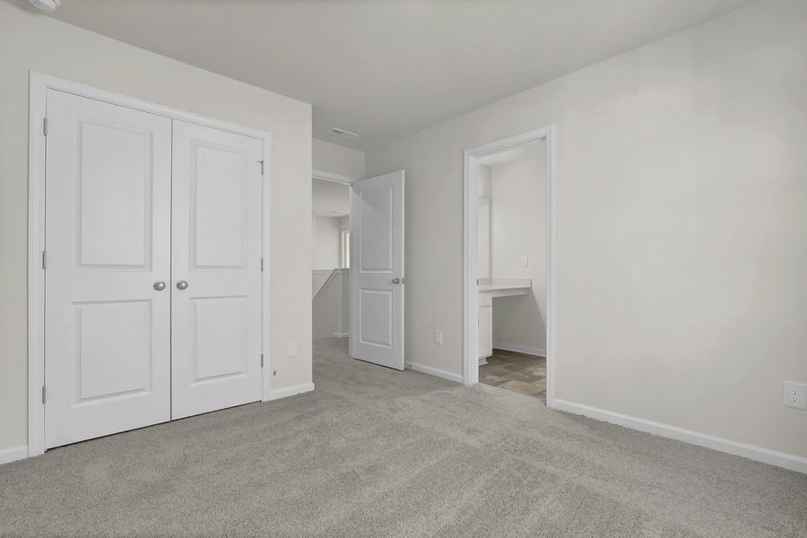 Spacious, unfurnished interior of a new home in Citadel Point at Southbridge, Sneads Ferry (Image 27).