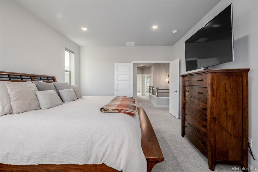 Furnished interior view inside a new home in , Lakewood (Image 31). Furnished interior view inside a new home in , Lakewood (Image 31).