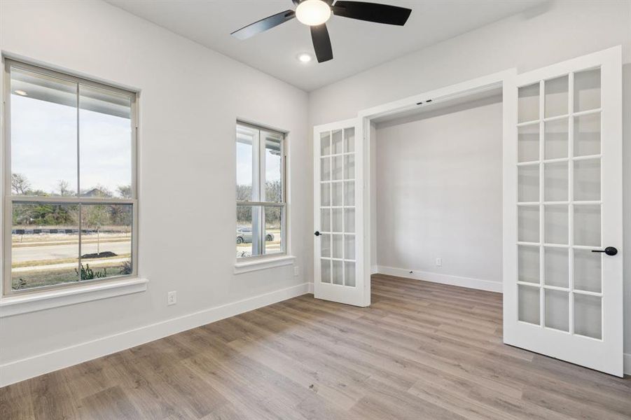 Spacious, unfurnished interior of a new home in Dove Hollow, Waxahachie (Image 15).