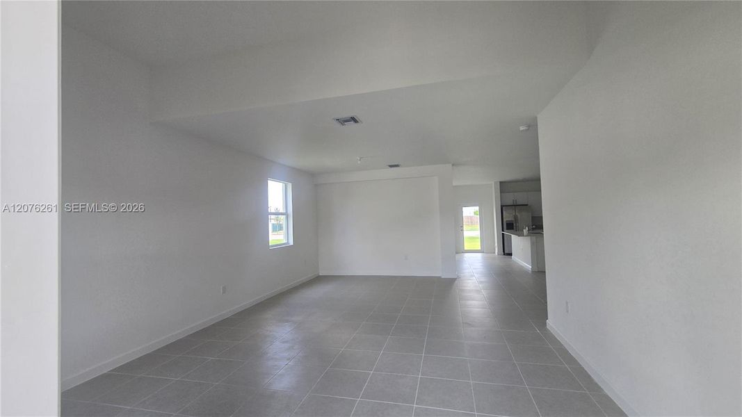 Spacious, unfurnished interior of a new home in , Homestead (Image 20).