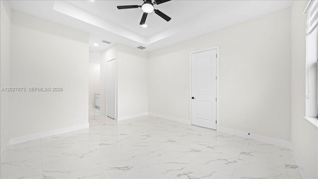 Spacious, unfurnished interior of a new home in , Lehigh Acres (Image 23).