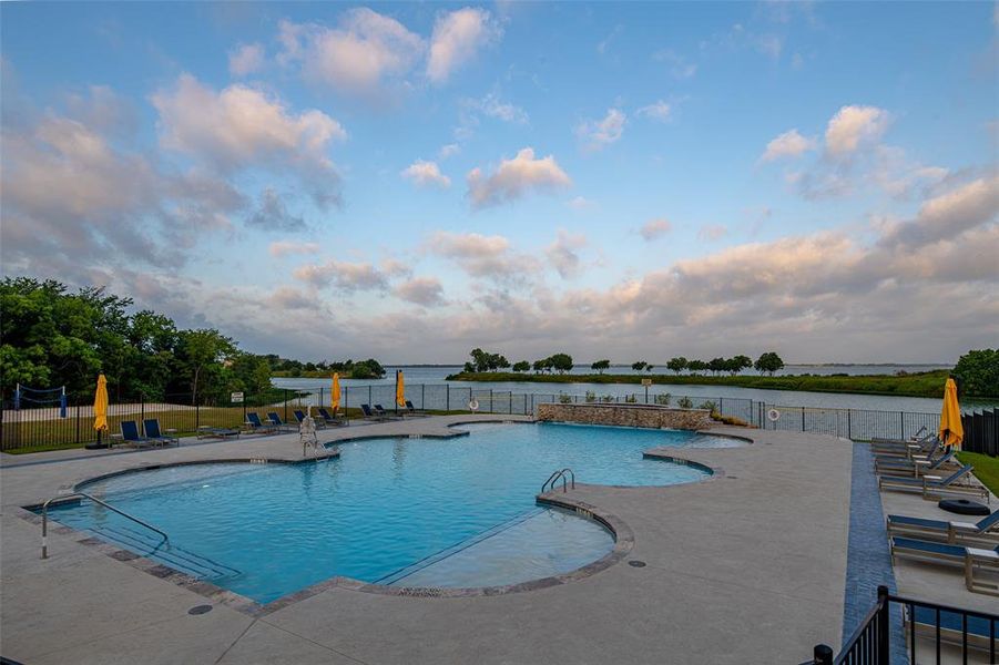 Community amenities in Heath Golf & Yacht Villas, Heath (Image 7). Community amenities in Heath Golf & Yacht Villas, Heath (Image 7).