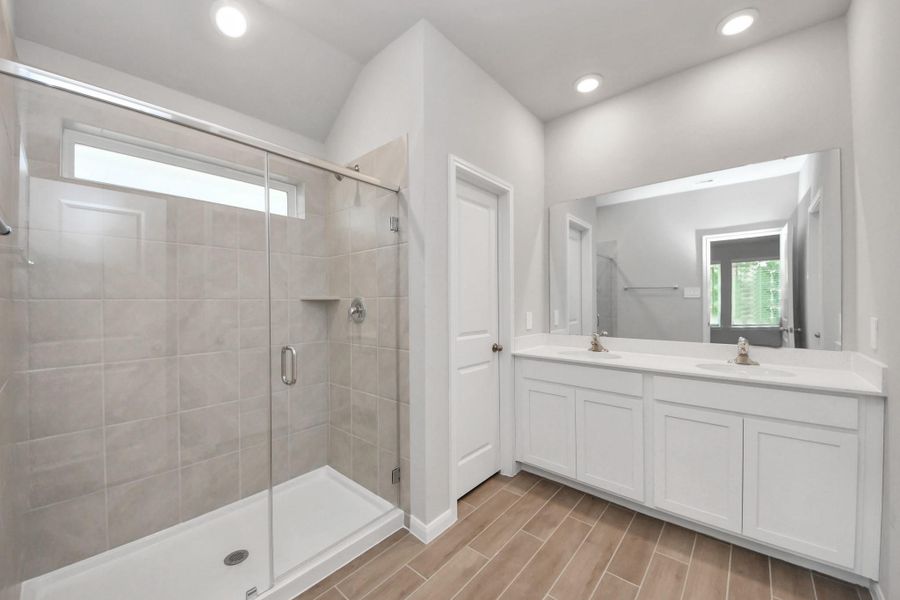 Furnished interior view inside a new home in Montgomery Ridge: Landmark Collection, Montgomery (Image 18). Furnished interior view inside a new home in Montgomery Ridge: Landmark Collection, Montgomery (Image 18).