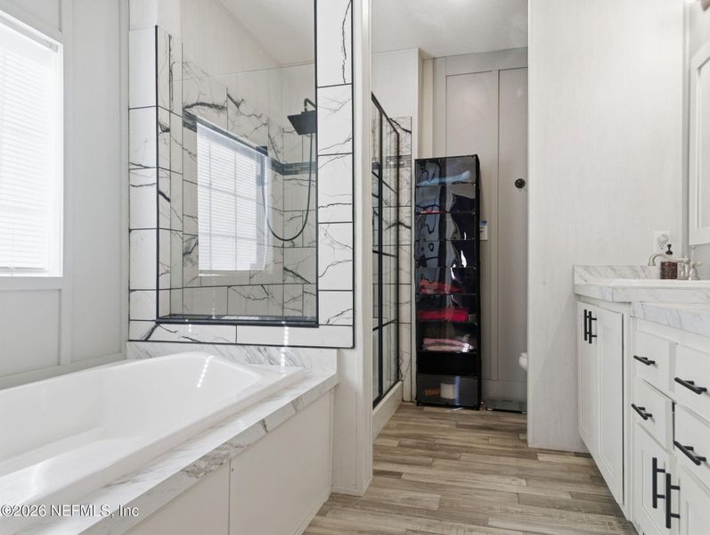 Furnished interior view inside a new home in , Palatka (Image 10).