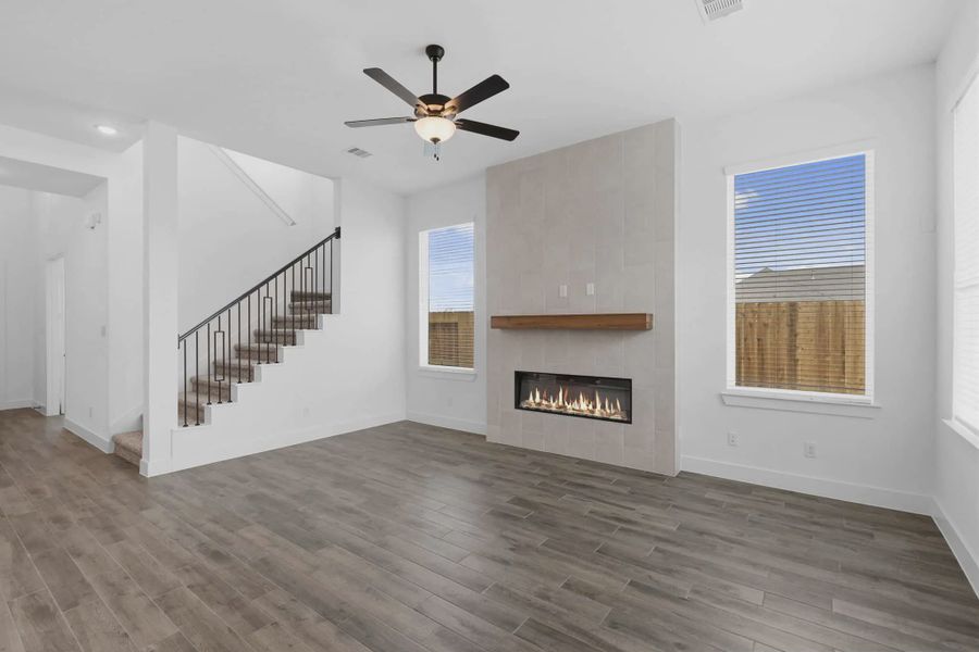 Representative unfurnished interior of a home built from the Sorenstam by Chesmar Homes in Riceland Alley Loads, Mont Belvieu (Image 55).