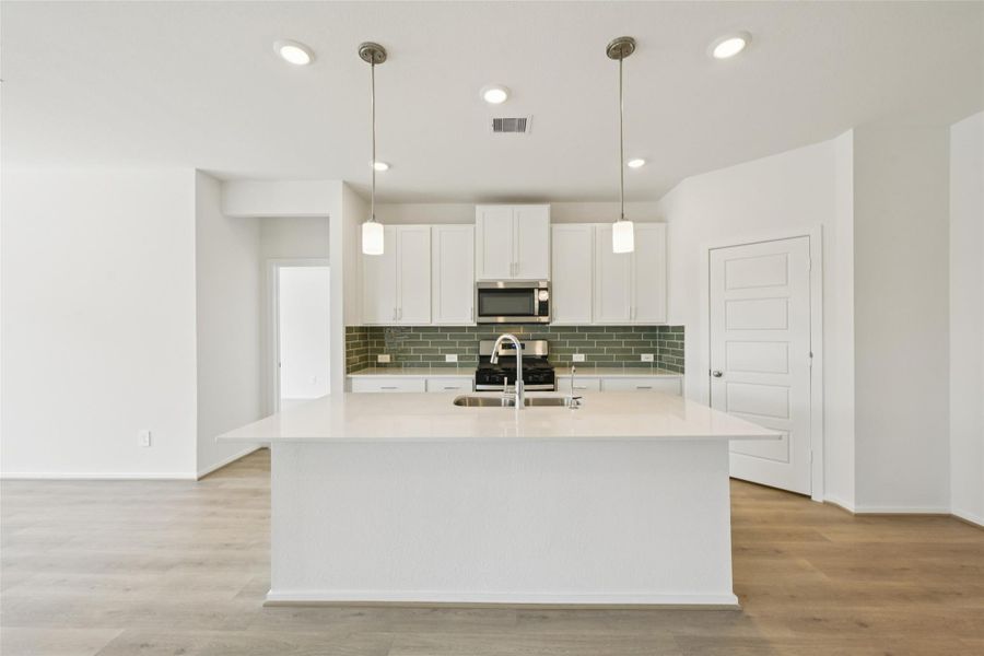 Photo is not of the actual home, but is an inspirational photo of builder’s model home and may depict options, furnishings, and/or decorator features that are not included Photo is not of the actual home, but is an inspirational photo of builder’s model home and may depict options, furnishings, and/or decorator features that are not included