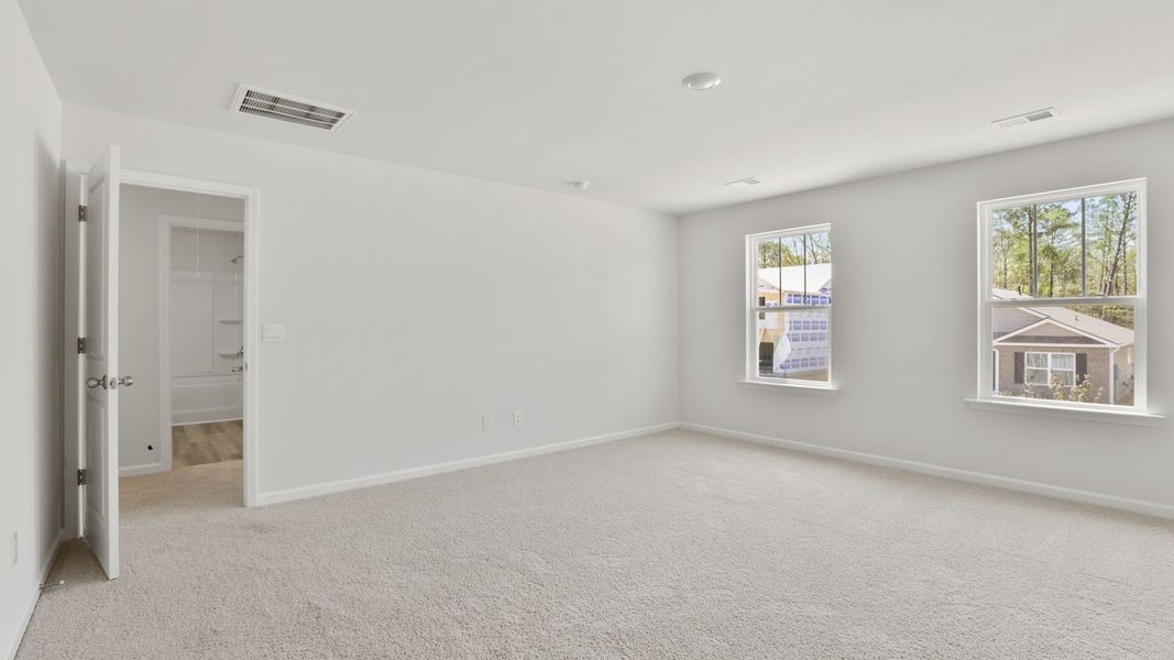 Spacious, unfurnished interior of a new home in Harrier Point, Woodruff (Image 31).