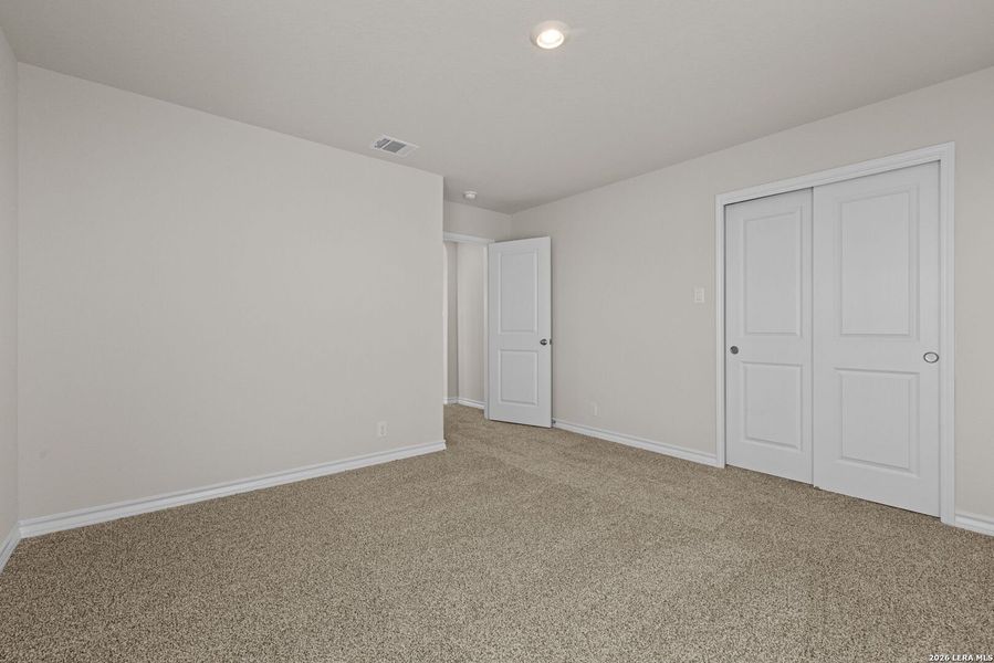Spacious, unfurnished interior of a new home in Redbird Ranch, San Antonio (Image 15).