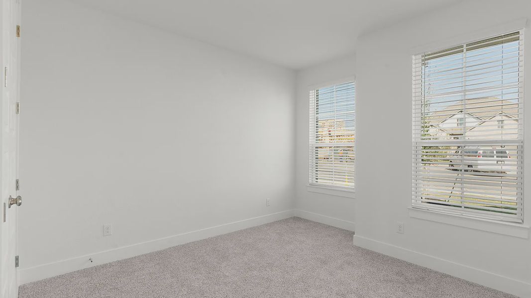 Spacious, unfurnished interior of a new home in Highland Village, Georgetown (Image 11).
