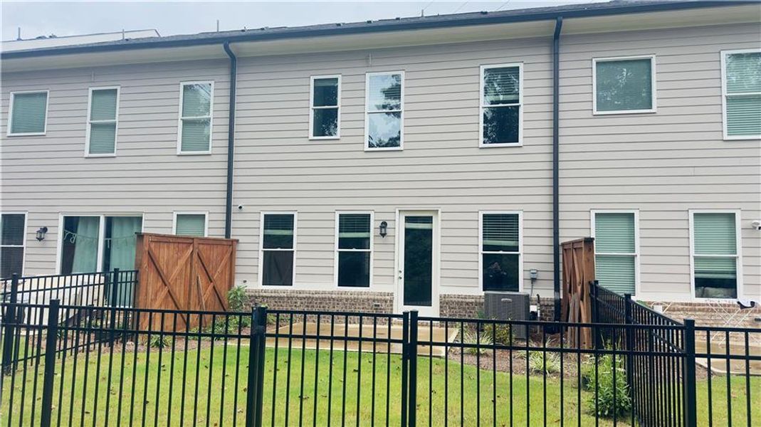 Front exterior of a new home in , Cumming, GA, highlighting curb appeal (Image 23). Front exterior of a new home in , Cumming, GA, highlighting curb appeal (Image 23).
