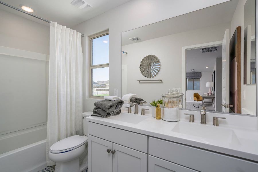 Bathroom | Quattro | Solvida at Estrella | New Homes in Goodyear, AZ | Landsea Homes