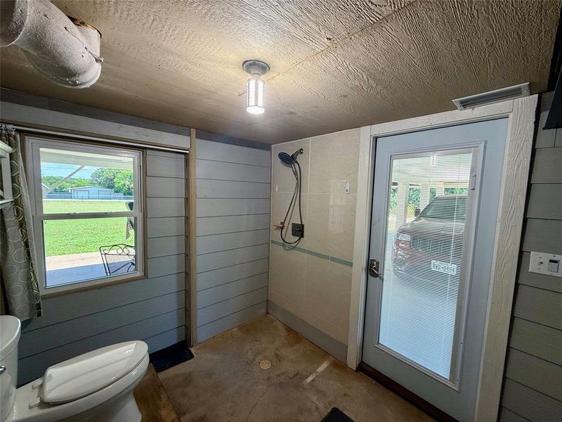 Bath and utility.