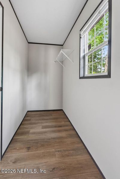 Spacious, unfurnished interior of a new home in , Middleburg (Image 24).