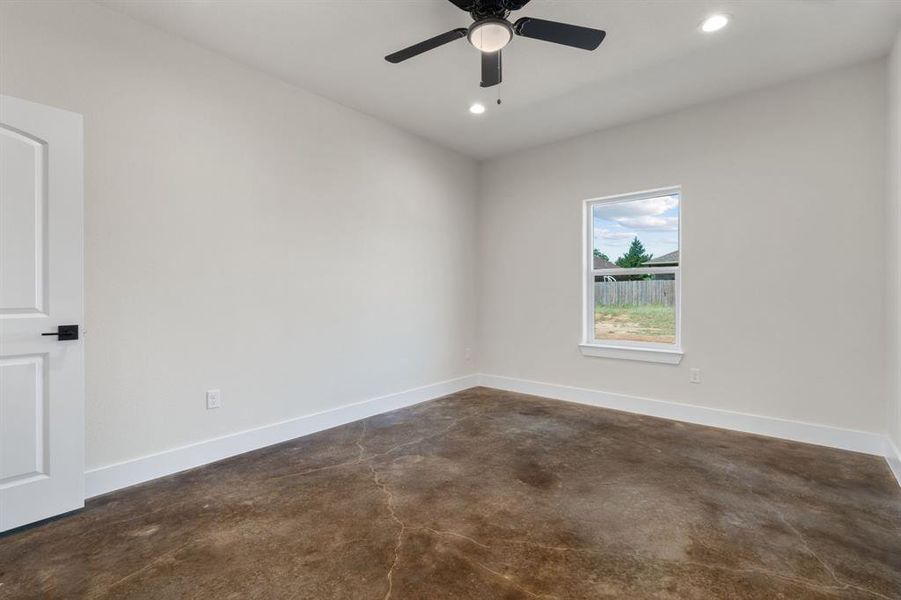 Spacious, unfurnished interior of a new home in , Hico (Image 16).