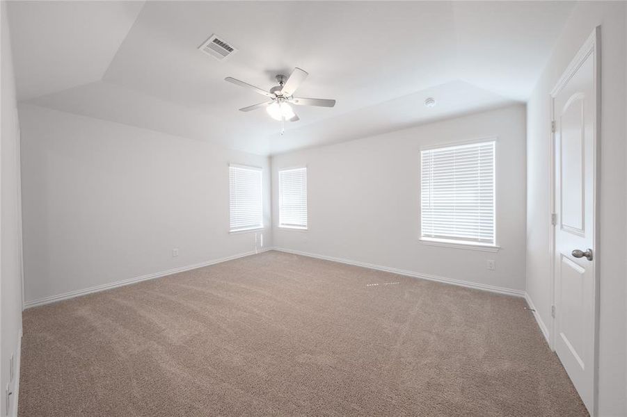 Spacious, unfurnished interior of a new home in Churchill: Fields 40', Anna (Image 15). Spacious, unfurnished interior of a new home in Churchill: Fields 40', Anna (Image 15).