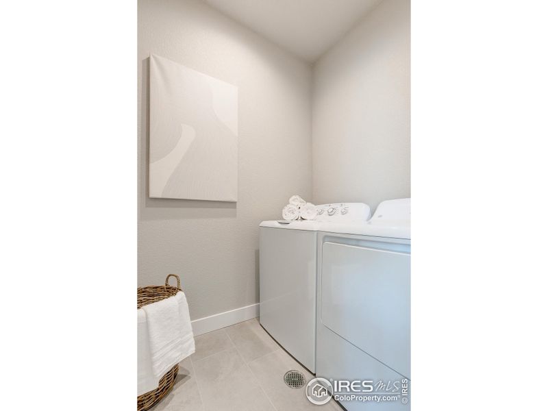 Furnished interior view inside a new home in Highlands at Fox Hill - The Towns, Longmont (Image 32).