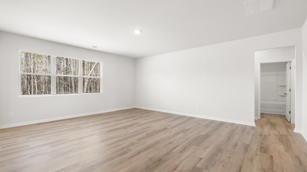 Spacious, unfurnished interior of a new home in South Wind, Union City (Image 17).