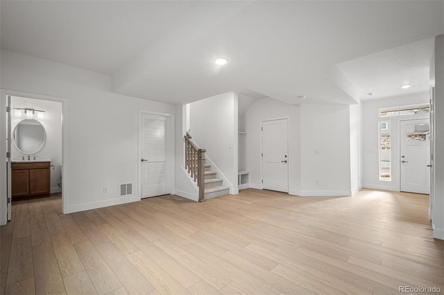 Spacious, unfurnished interior of a new home in Trailside at Cottonwood Creek, Colorado Springs (Image 16).