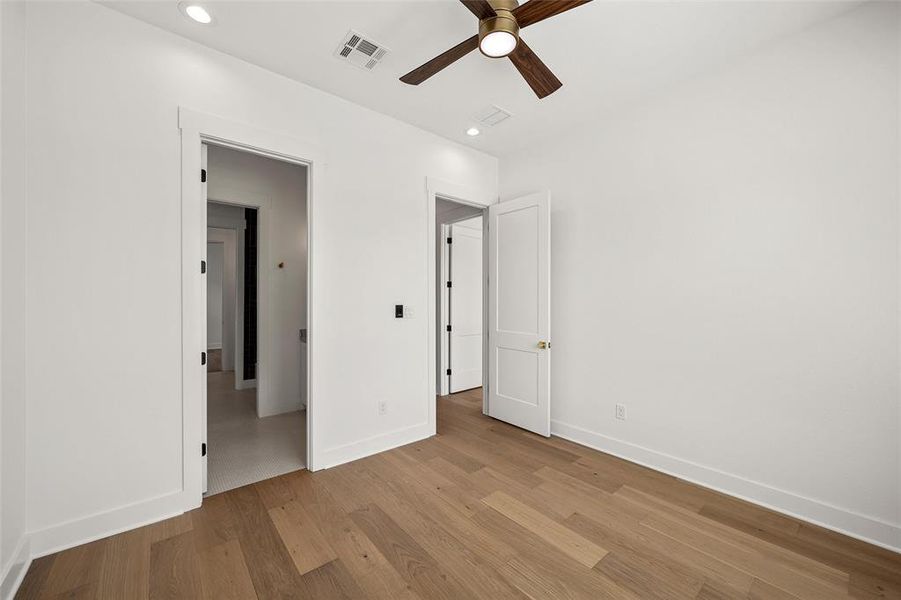 Spacious, unfurnished interior of a new home in , Hewitt (Image 24).