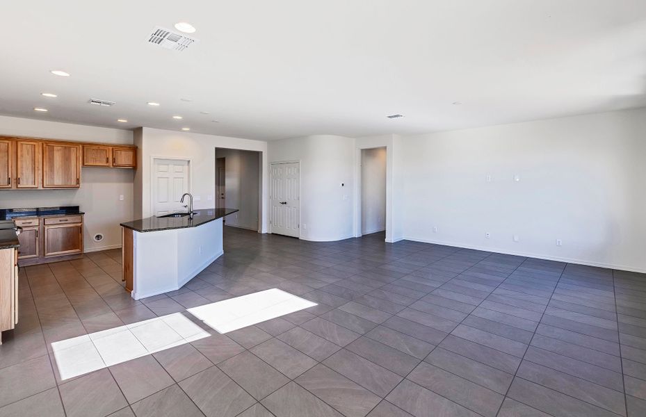 Representative unfurnished interior of a home built from the Potenza by Pulte Homes in El Cidro, Goodyear (Image 17). Representative unfurnished interior of a home built from the Potenza by Pulte Homes in El Cidro, Goodyear (Image 17).