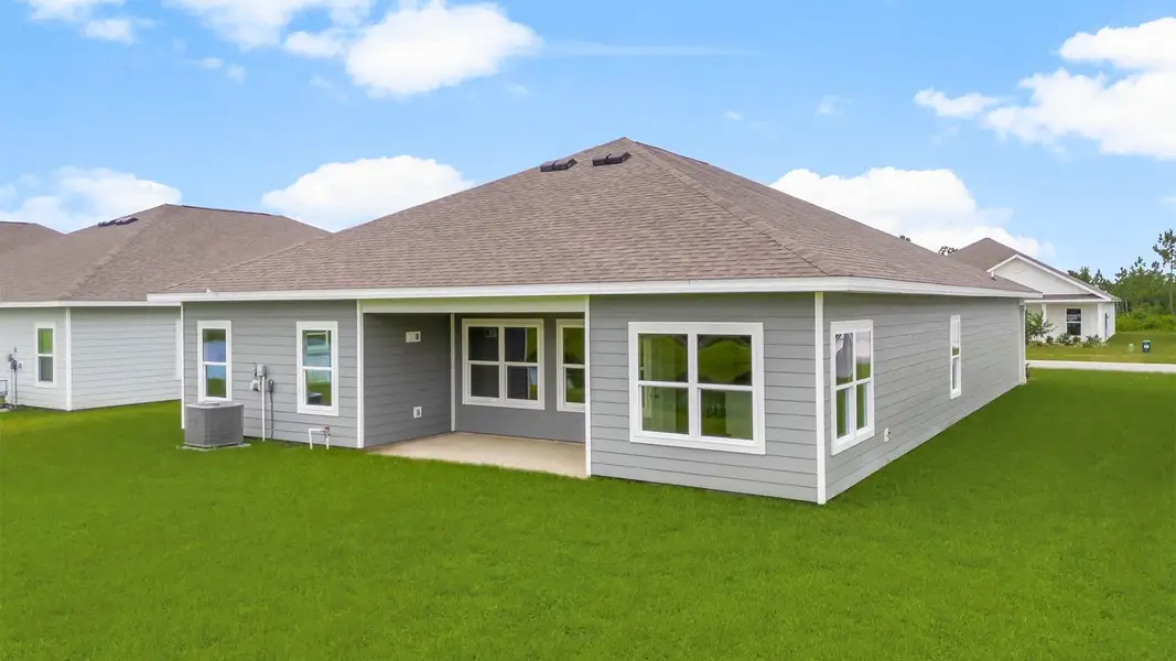 Exterior details and patio area of a home in Destini Lane, Panama City (Image 3).