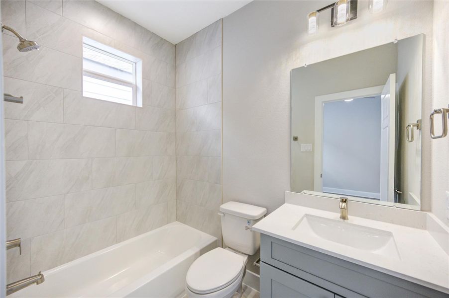 Furnished interior view inside a new home in , Houston (Image 9).