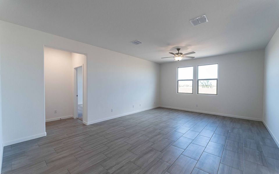Spacious, unfurnished interior of a new home in Rancho Santa Rosa, Maricopa (Image 13).
