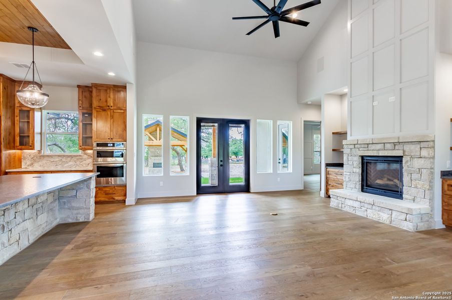Furnished interior view inside a new home in , La Vernia (Image 14).