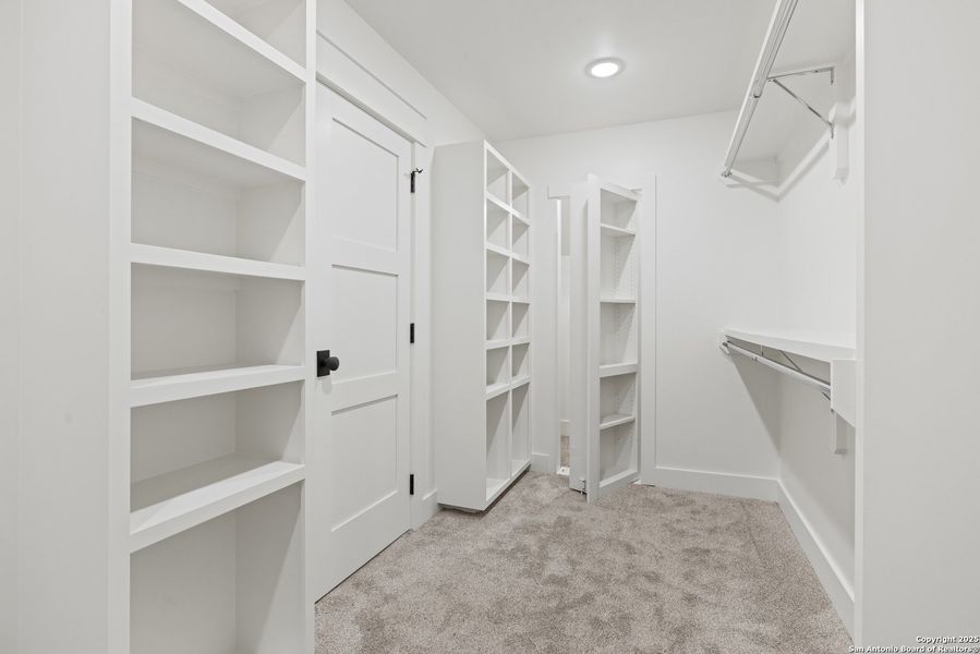 Spacious, unfurnished interior of a new home in , Fredericksburg (Image 38). Spacious, unfurnished interior of a new home in , Fredericksburg (Image 38).