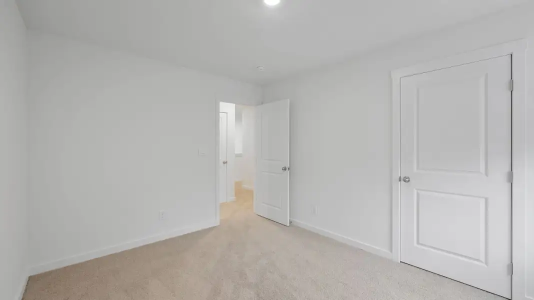 Spacious, unfurnished interior of a new home in Hawks Landing, Apison (Image 26).