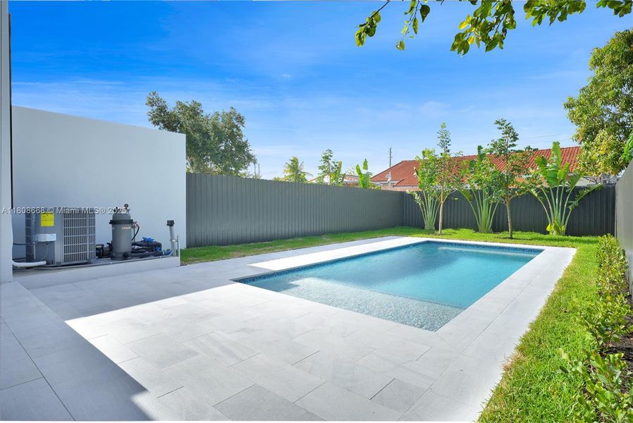 Image 33 of a home in .