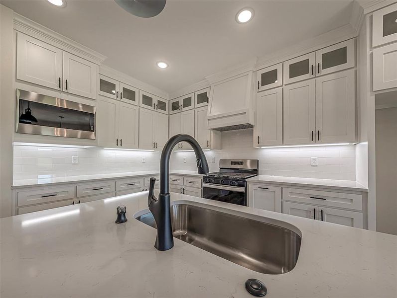 Close-up of interior finishes inside a home in , Bullard (Image 21).
