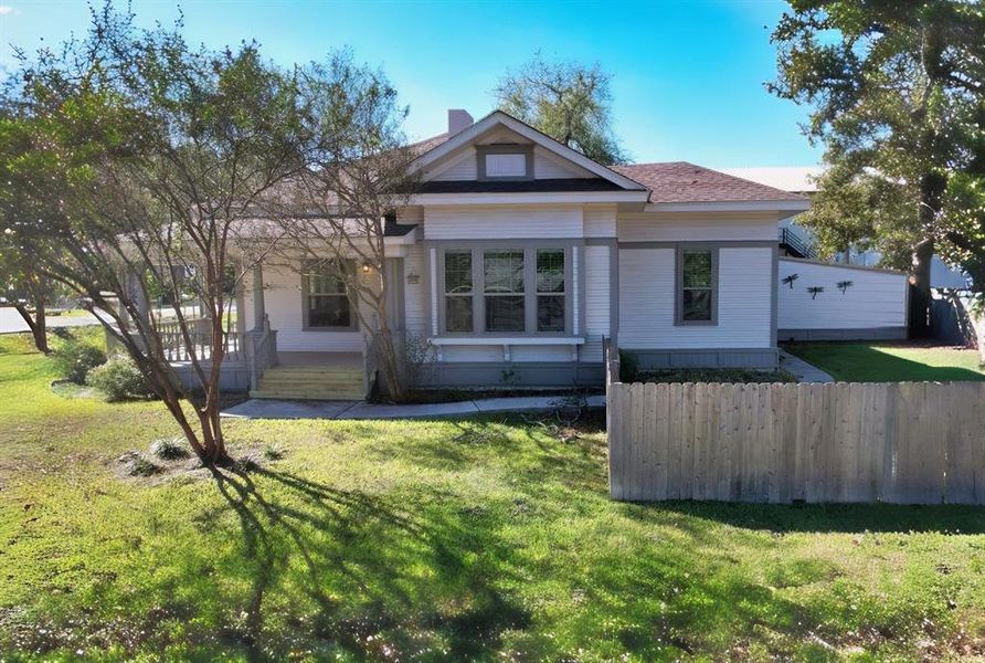 Exterior details and patio area of a home in , Alba (Image 20).