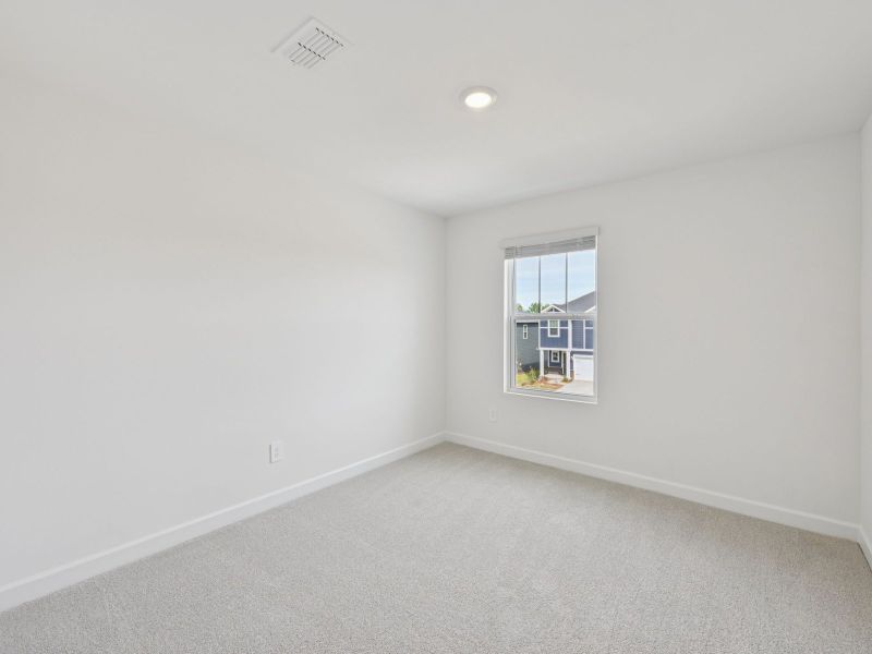 Spacious, unfurnished interior of a new home in Buffalo Ridge, Newton (Image 19).