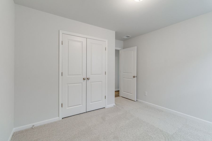 Spacious, unfurnished interior of a new home in Winston Point, Gilbert (Image 27).