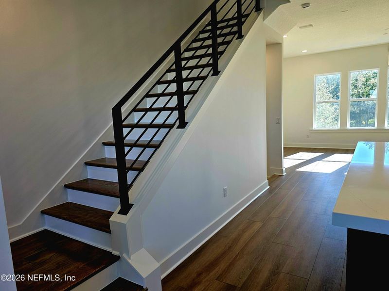 Spacious, unfurnished interior of a new home in , Jacksonville (Image 18).